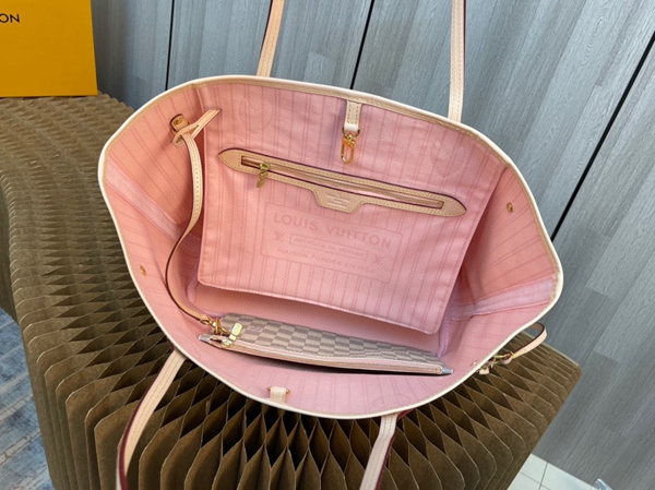 ルイヴィトンバッグ着用イメージ